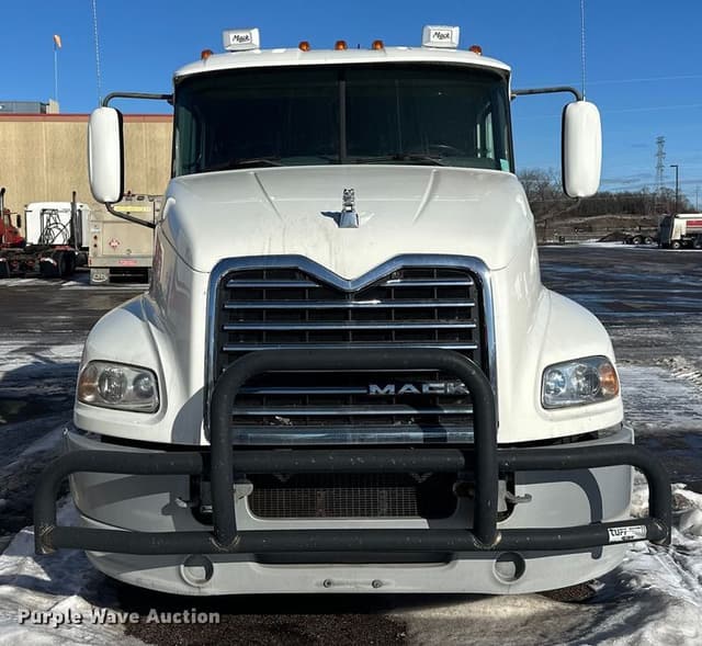 Image of Mack CXU613 equipment image 1