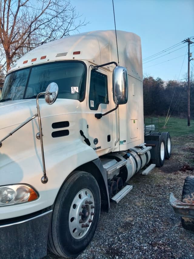 Image of Mack CXU613 equipment image 1