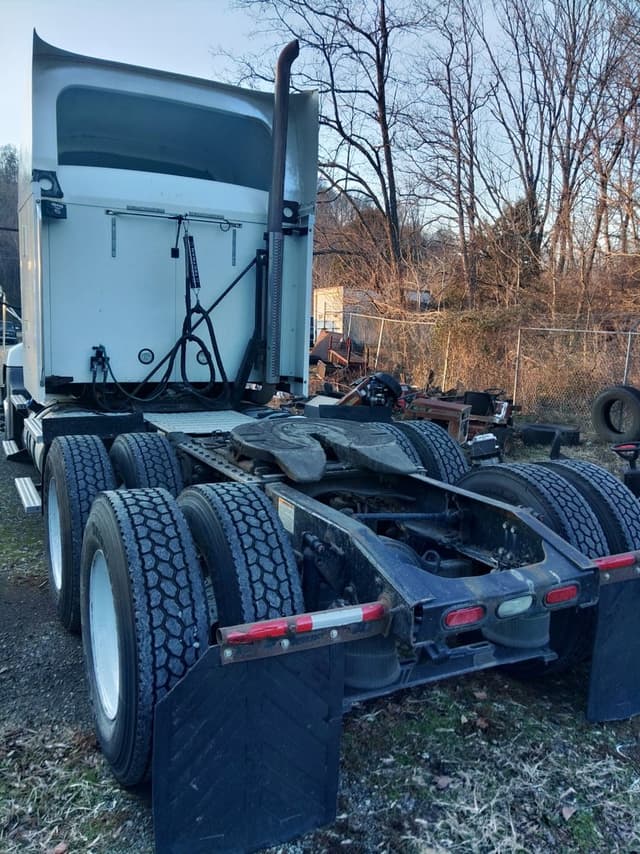 Image of Mack CXU613 equipment image 3