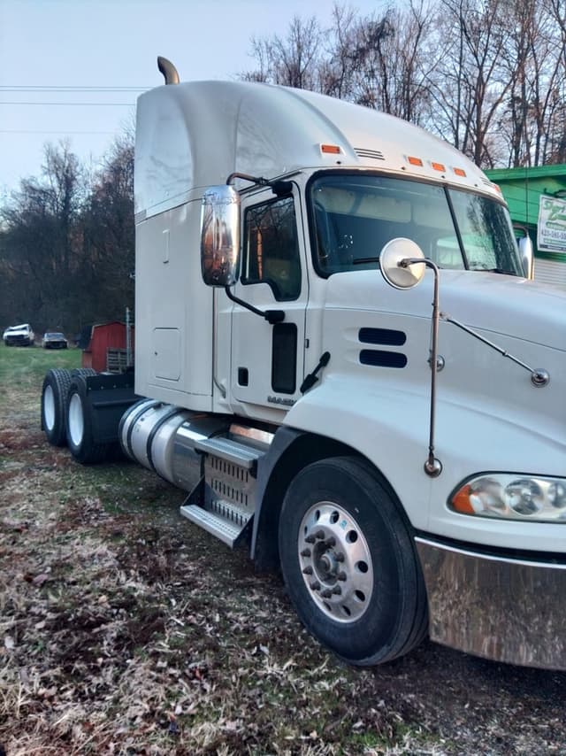 Image of Mack CXU613 equipment image 2