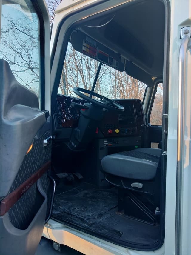 Image of Mack CXU613 equipment image 4