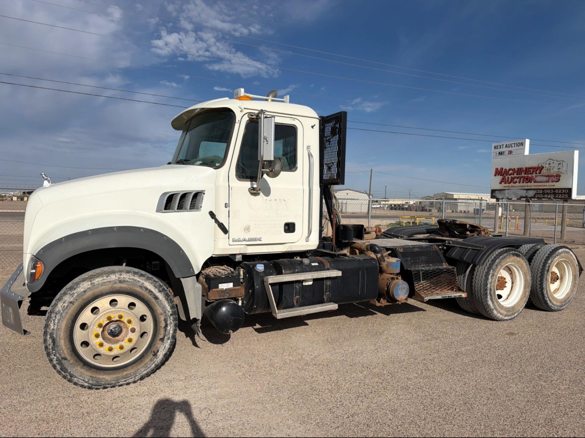 2015 Mack Granite GU713 Equipment Image0