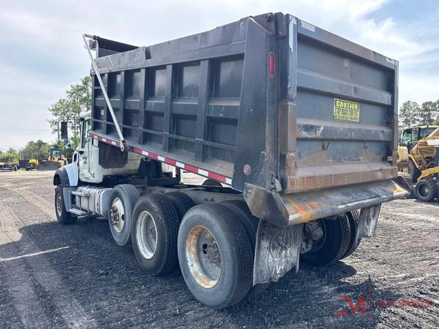 Image of Mack Granite GU713 equipment image 3