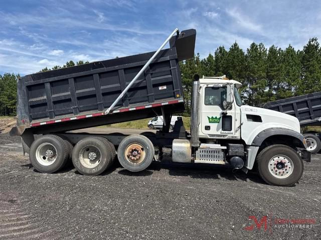 Image of Mack Granite GU713 equipment image 1