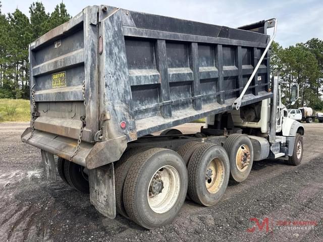 Image of Mack Granite GU713 equipment image 2