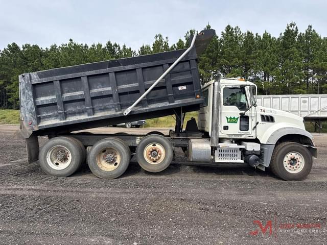 Image of Mack Granite GU713 equipment image 1