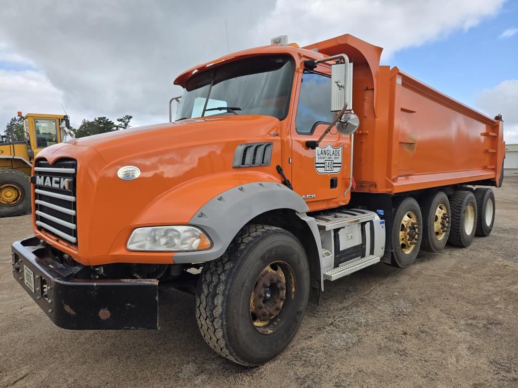 2015 Mack GU813 Equipment Image0