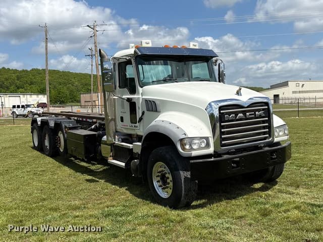 Image of Mack GU equipment image 2