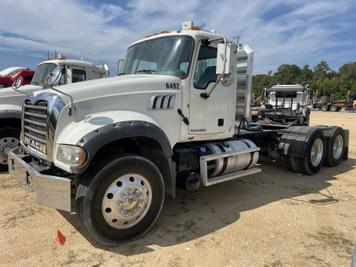 Main image Mack GU713