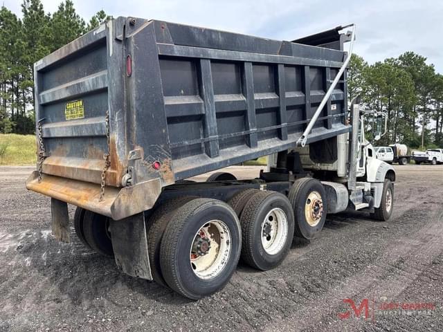 Image of Mack Granite GU713 equipment image 2
