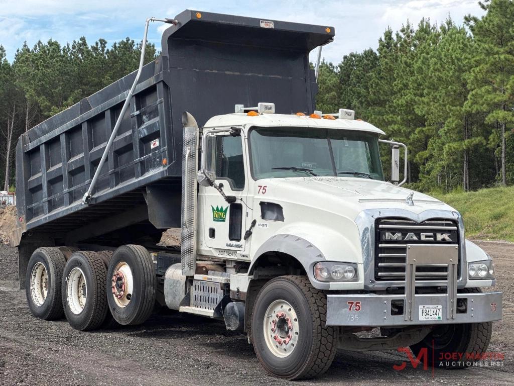 Image of Mack Granite GU713 Primary image