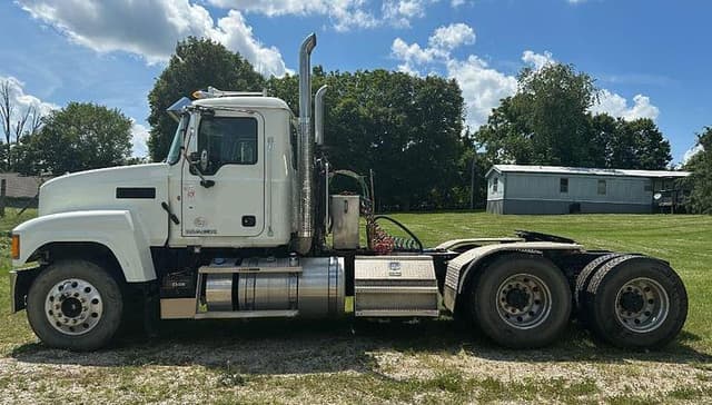 Image of Mack Pinnacle CHU613 equipment image 3