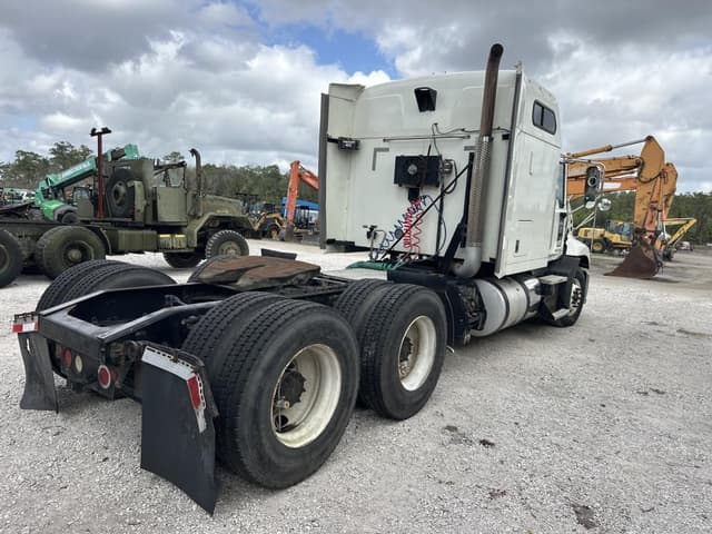 Image of Mack Pinnacle CXU613 equipment image 3