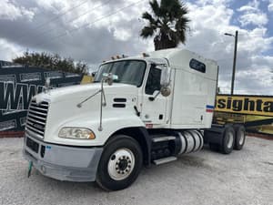 2015 Mack Pinnacle CXU613 Image