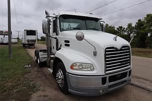 2015 Mack Pinnacle CXU613 Image