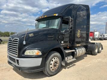 Main image Mack Pinnacle CXU613