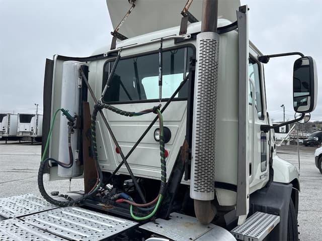 Image of Mack Pinnacle CXU613 equipment image 3