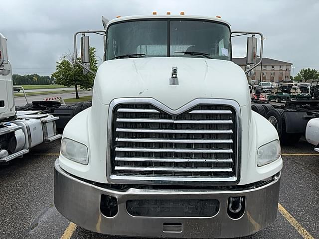 Image of Mack Pinnacle CXU613 equipment image 1