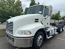2015 Mack Pinnacle CXU613 Image