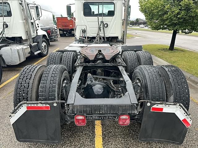Image of Mack Pinnacle CXU613 equipment image 4