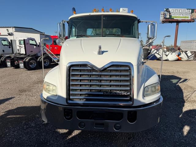 Image of Mack Pinnacle CXU613 equipment image 1