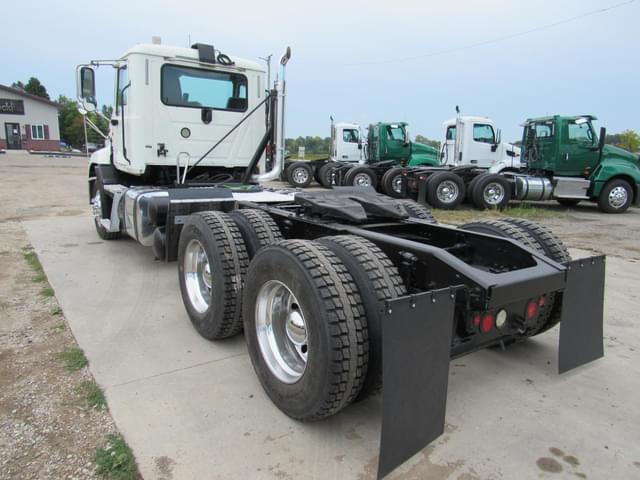 Image of Mack Pinnacle CXU613 equipment image 2
