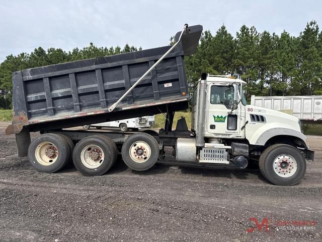 Image of Mack Granite GU713 equipment image 1