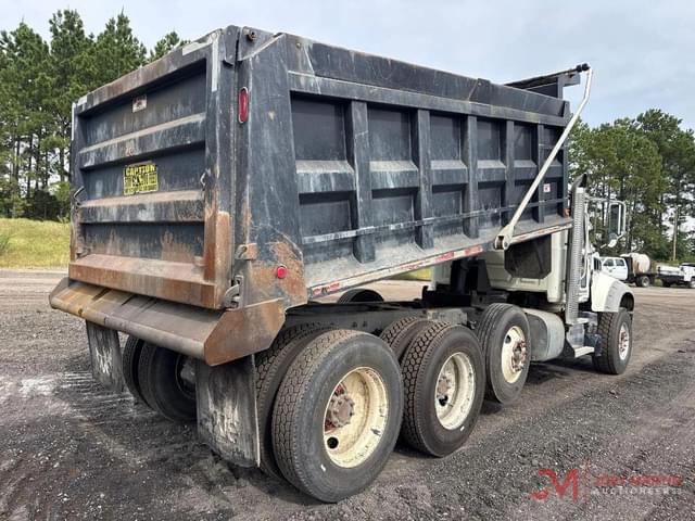 Image of Mack Granite GU713 equipment image 2