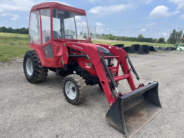Image of Mahindra 1533 equipment image 1
