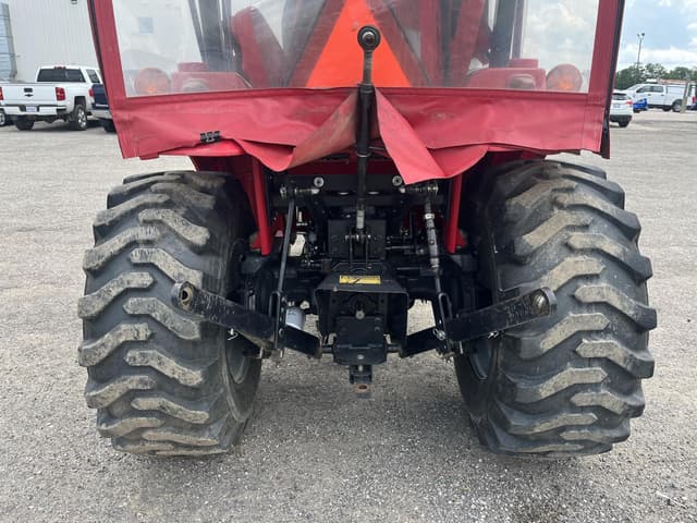 Image of Mahindra 1533 equipment image 3
