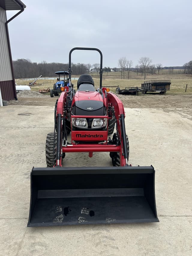 Image of Mahindra 1533 equipment image 1