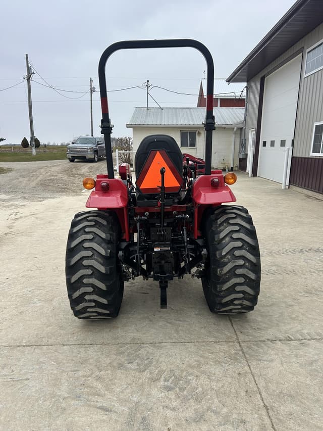 Image of Mahindra 1533 equipment image 2