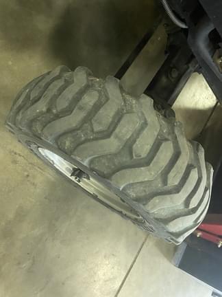 Image of Mahindra 1538 equipment image 2