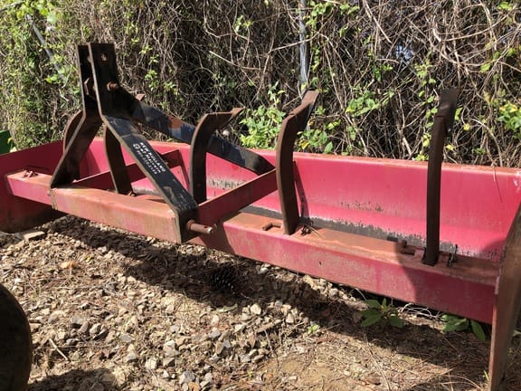 Main image Mahindra BS7