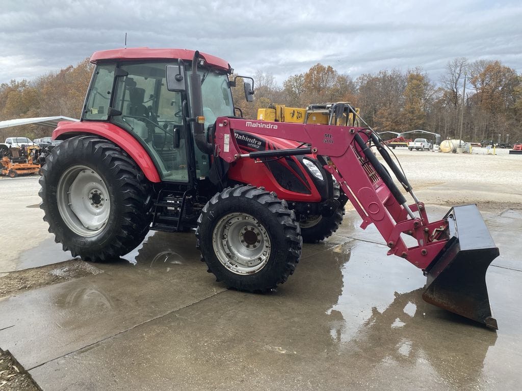 2015 Mahindra mForce 105 Equipment Image0