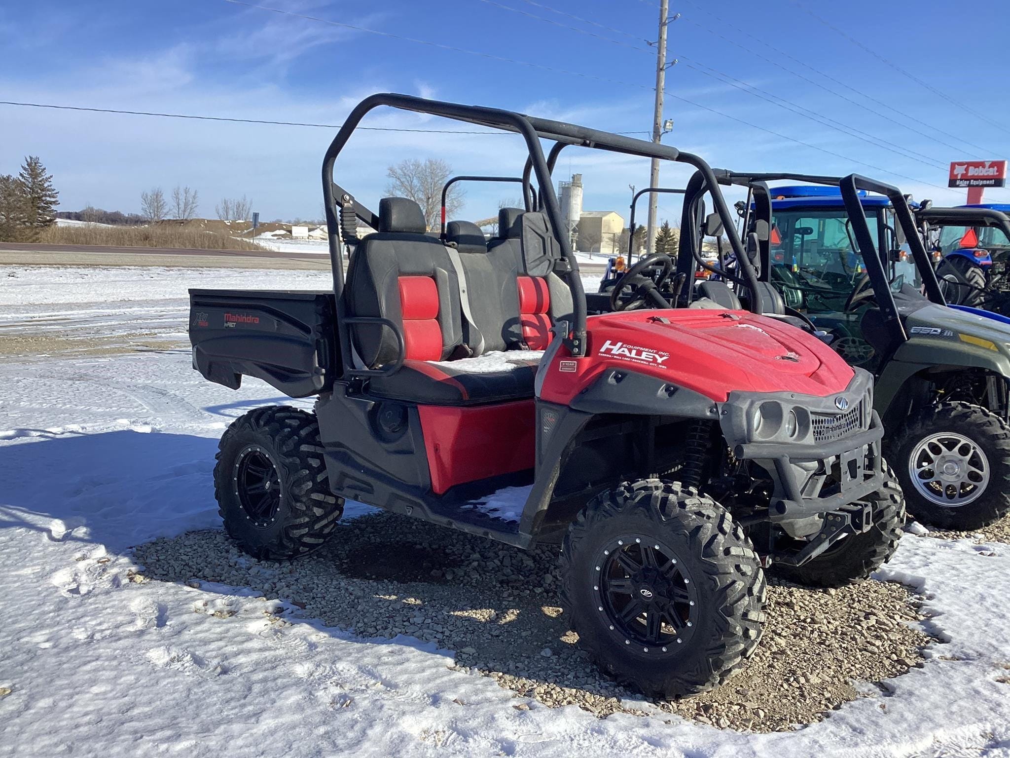 2015 Mahindra XTV750S Equipment Image0