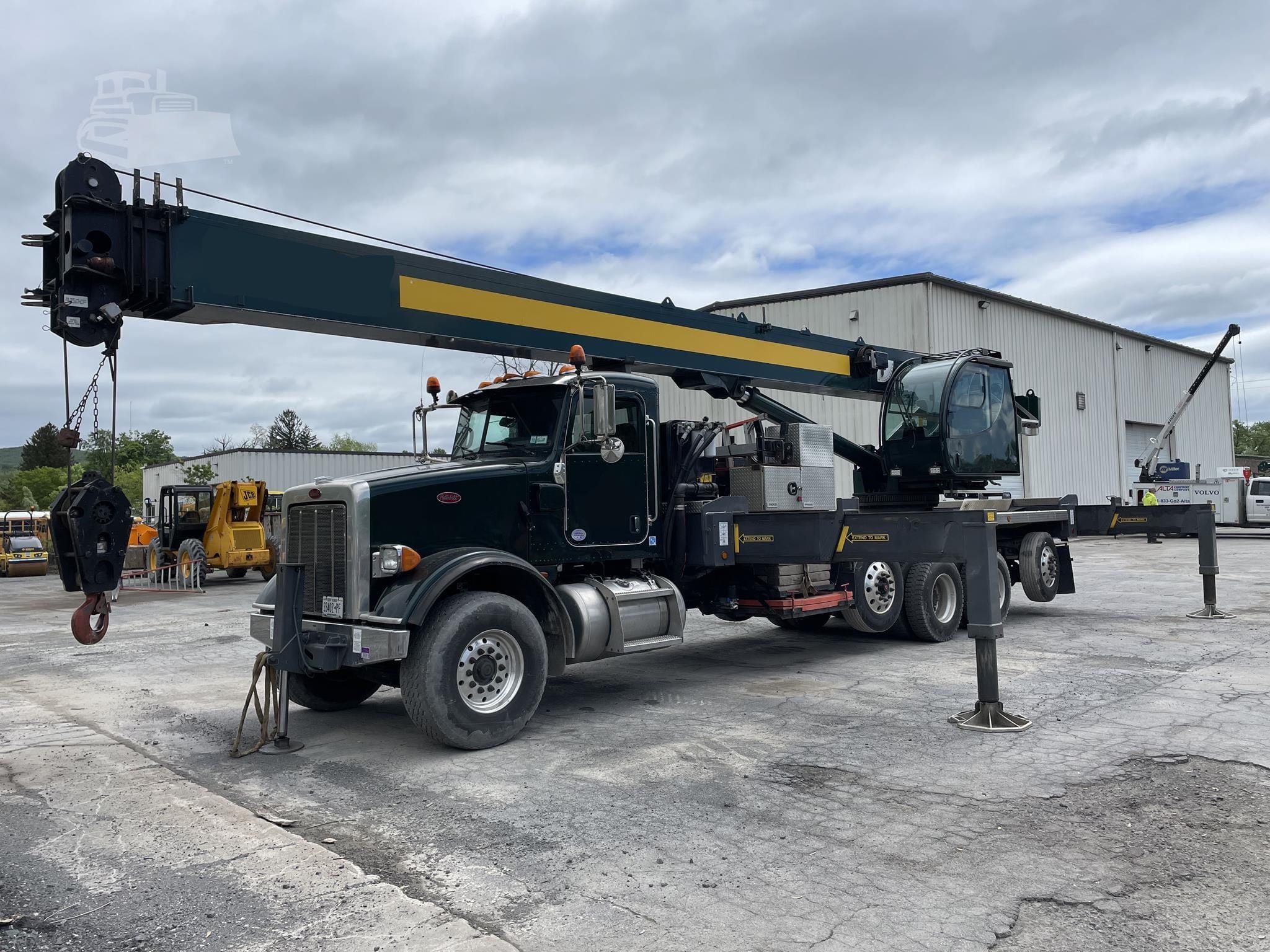 2015 Manitex 50128S Equipment Image0