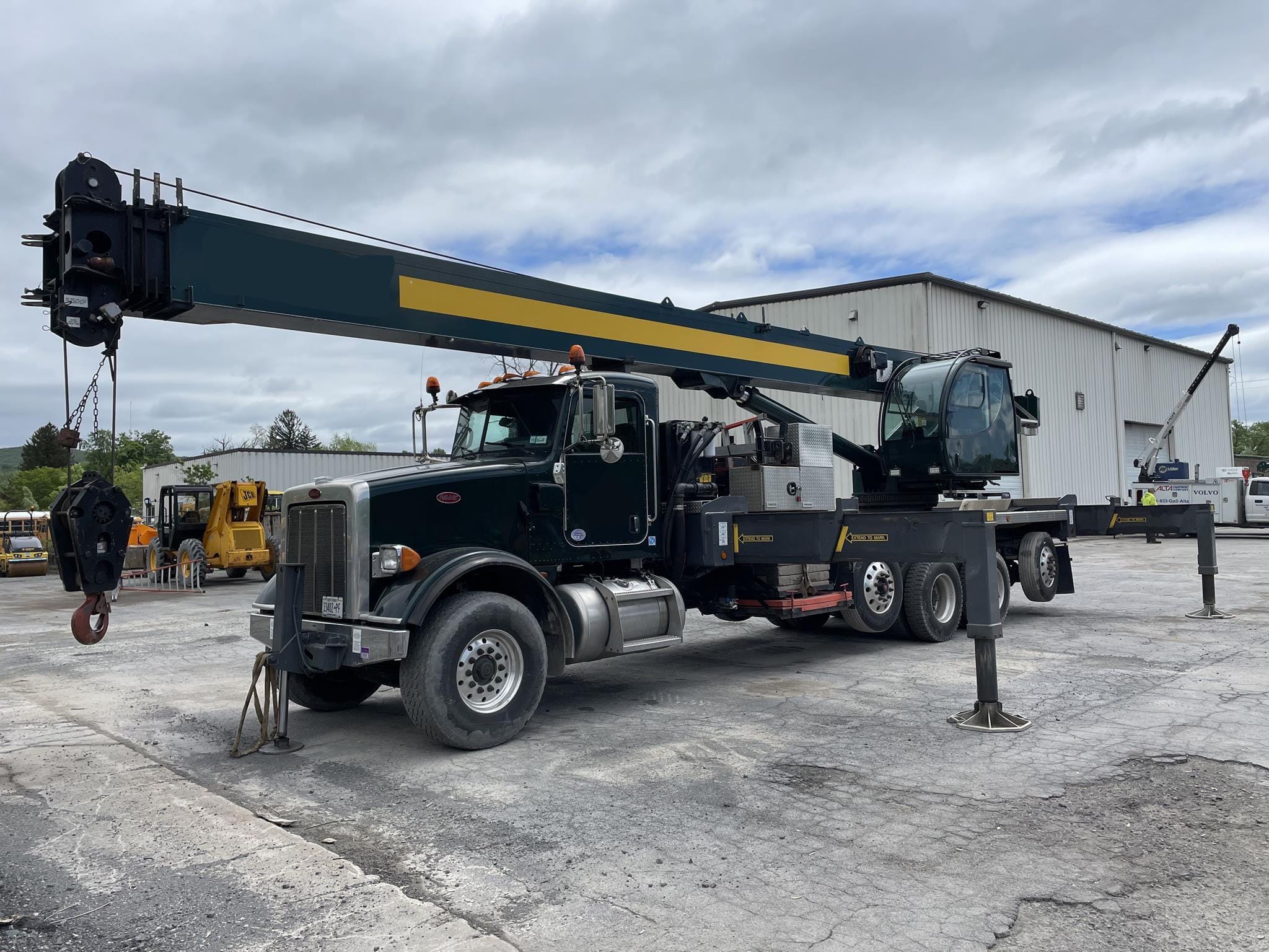 2015 Manitex 50128S Equipment Image0