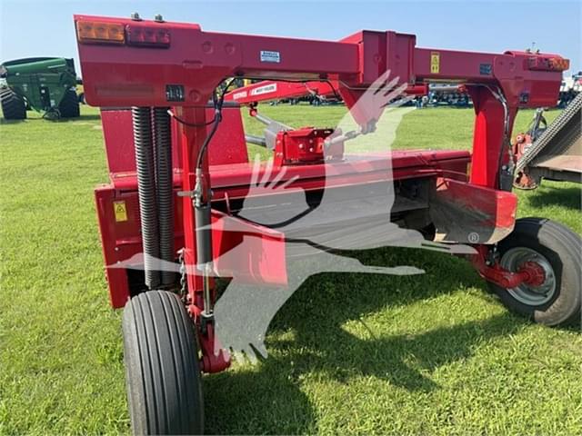 Image of Massey Ferguson Hesston 1366 equipment image 3