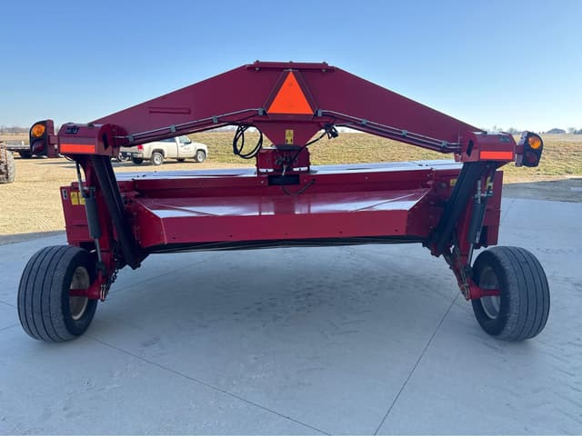 Image of Massey Ferguson 1383 equipment image 4