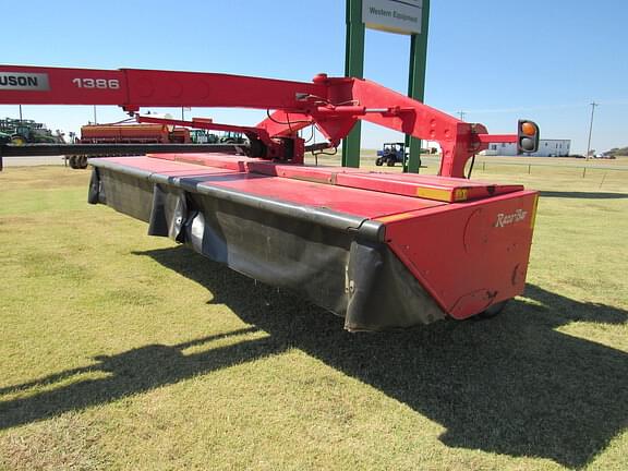 Image of Massey Ferguson 1386 equipment image 2