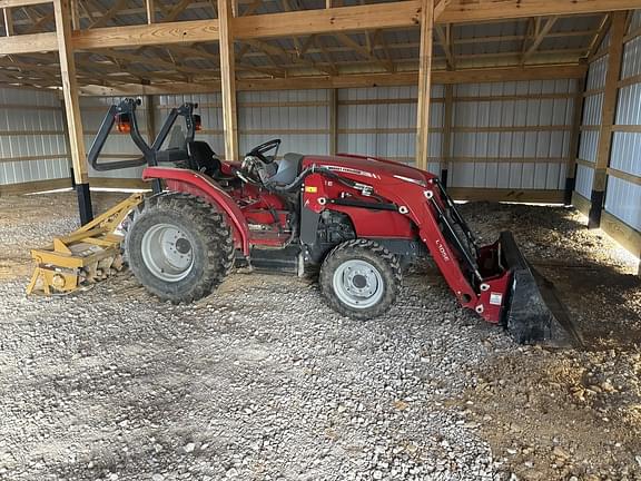 Image of Massey Ferguson 1726E Primary image