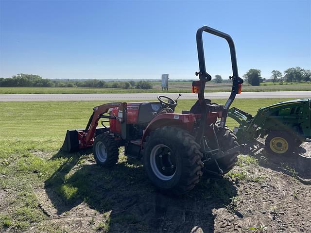 Image of Massey Ferguson 1734E equipment image 3