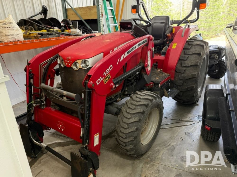 2015 Massey Ferguson 1736 Equipment Image0