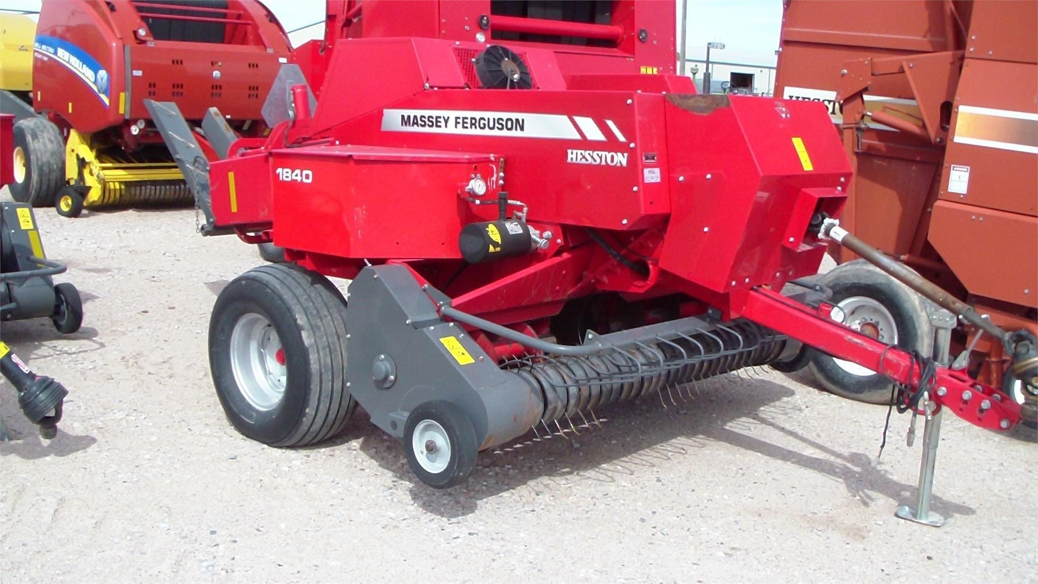 2015 Massey Ferguson 1840 Equipment Image0