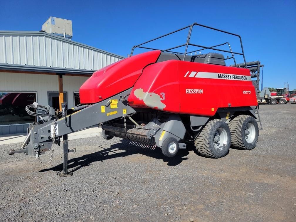2015 Massey Ferguson 2270 Equipment Image0