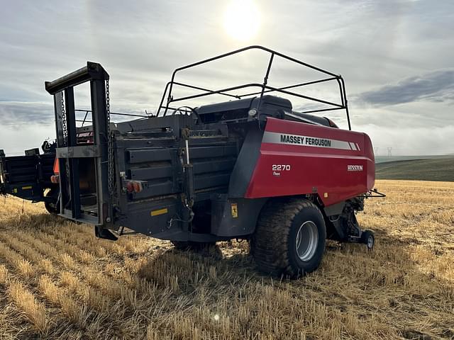 Image of Massey Ferguson 2270 equipment image 3