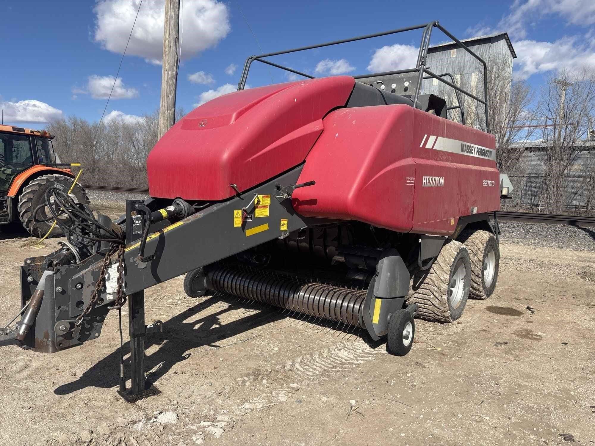 2015 Massey Ferguson 2270XD Equipment Image0