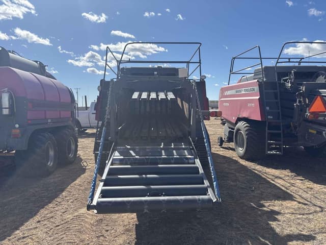 Image of Massey Ferguson 2270XD equipment image 3