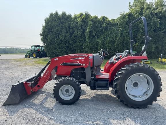 Image of Massey Ferguson 2705E equipment image 1